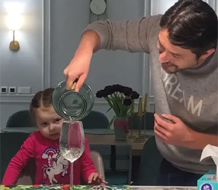 Притула удивил трехлетнюю дочь фокусом и показал ее реакцию на видео