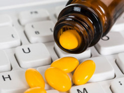 Супрун объяснила, почему категорически нельзя покупать лекарства в онлайн-аптеках