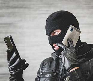 Телефонні шахраї обдурили мешканця Миколаєва на більш ніж 118 тисяч гривень