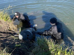 В Київській області з водойми витягли бойову частину ворожої ракети (фото)