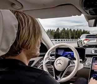 Компании Daimler одобрили запуск автопилота 3 уровня в Германии