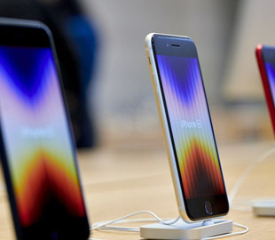 Производитель iPhone останавливает заводы из-за сильнейшей за последние два года вспышки коронавируса