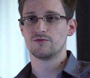 Эдвард Сноуден научит пользователей бороться со слежкой в Facebook