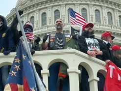 Техасець, який брав участь у штурмі Капітолію, «спалився» на сайті онлайн-знайомств