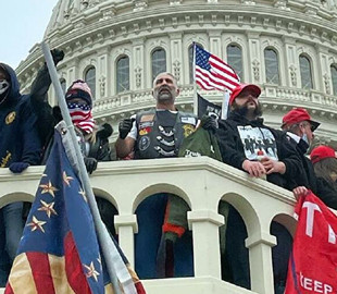 Техасець, який брав участь у штурмі Капітолію, «спалився» на сайті онлайн-знайомств