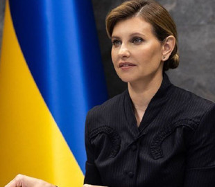 У чорному жакеті і з елегантною зачіскою: Олена Зеленська на онлайн-засіданні