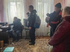 Поліцейські викрили інтернет-шахраїв, які ошукували переселенців