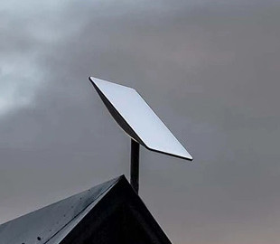 FCC схвалила нові компактні антени Starlink розміром із Apple MacBook