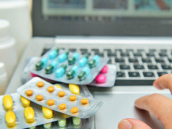 Онлайн-заказы лекарств не улучшат ситуацию для украинских сельчан - эксперт