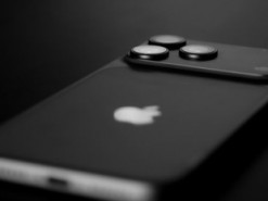Нові iPhone не отримають усі можливості Siri AI: у чому причина
