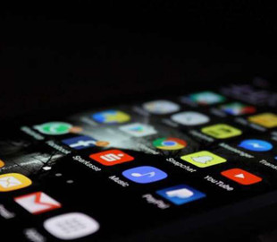 Как вычислить слежку через смартфон и как обезопасить себя