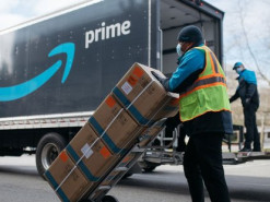 Amazon дополнительно нанимает 75 тысяч работников для своих объектов