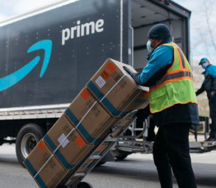 Amazon дополнительно нанимает 75 тысяч работников для своих объектов