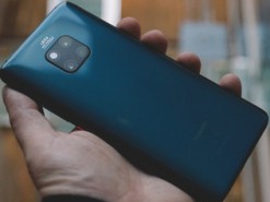 Huawei потроллила Apple: Mate 20 Pro может зарядить iPhone