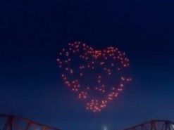 Рой дронов поздравил жителей Эдинбурга с Новым годом