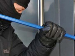 На Одещині два молодики обікрали "Нову пошту" на 800 тисяч гривень