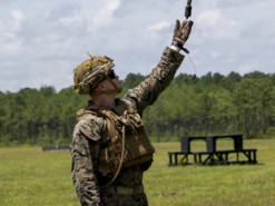 Военные тестируют небольшие дроны с гранатами на борту