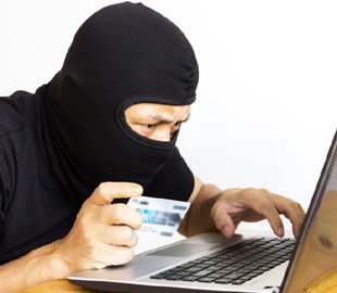 Чоловік втратив 4 тисячі, купуючи запчастини в Інтернеті 