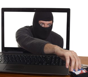 Виртуальные авиабилеты обошлись мужчине в 17 тыс. грн.