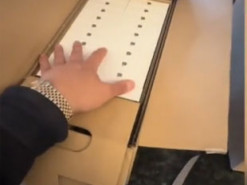 Американець замовив у Apple чотири iPhone 15 Pro Max, але отримав одразу 60