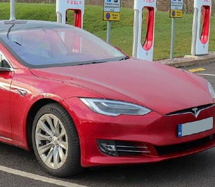 Tesla приостановила производство Model S и Model X
