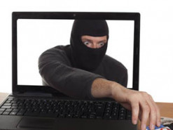 Мужчина поддался на уговоры незнакомца и лишился денег