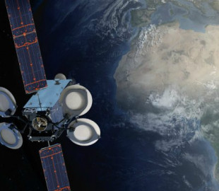 Аэрокосмическая компания впервые отправила SMS на Android смартфон из космоса