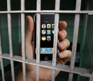 Интернет-мошенник, сидя в тюрьме, обманул 15 человек