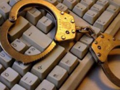 Пенсионера МВД из Запорожской области осудили за распространение порно