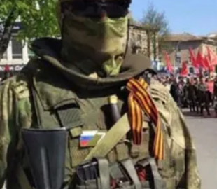 Российские оккупанты торгуют СИМ-картами на блокпостах и жалуются, что им не платят зарплаты