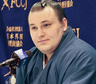 Шахраї збирали гроші від імені зірки сумо Данила Явгусишина з Вінниці