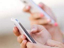 Врач рассказал о негативном влиянии смартфона на память человека