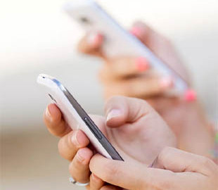 Врач рассказал о негативном влиянии смартфона на память человека