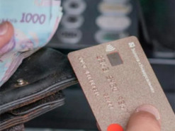 Фальшиві призи та липові посилки: шахраї атакують українців через пошту