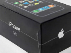 Запакований iPhone першого покоління продали на аукціоні за $40 000