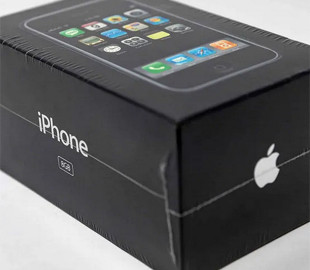 Запакований iPhone першого покоління продали на аукціоні за $40 000