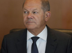 "На нас чекають важкі місяці": Шольц розповів, чи послабить ЄС санкції проти Росії через газову кризу