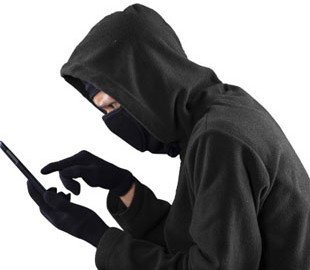 Полицейские разыскивают псевдобанкира, который завладел сбережениями пенсионерки