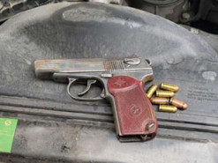 У двох харків'ян виявили арсенал зброї