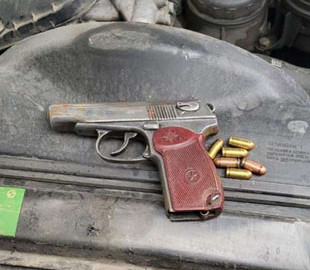 У двох харків'ян виявили арсенал зброї