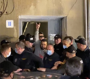 Офіс омбудсмена Грузії повідомляє про тиск на блогера, якого затримали під час протестів