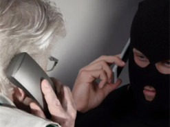 Шахраї з Дніпра ошукали пенсіонерів з усієї України на 150 тис грн