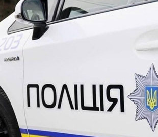 У Запоріжжі затримали шахрая, який у соцмережах пропонував безпечно перевезти за кордон