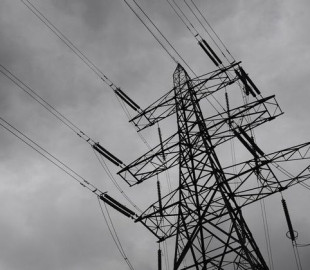 Застаріла енергомережа Лондона підриває амбіції Великобританії щодо ШІ - Блумберг