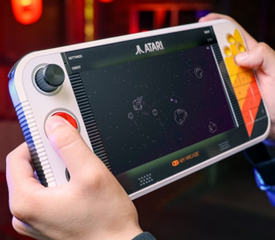 Представлена портативна ретро-консоль Atari Gamestation Go з розумним підсвічуванням