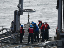 США провели перші успішні випробування перезарядки ракет і переозброєння кораблів у морі