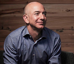 Крупнейшие финансисты мира назвали основателя Amazon Безоса бизнесменом десятилетия