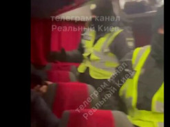 Из автобуса «Одесса – Киев» вытолкали двух пассажиров без COVID-сертификатов