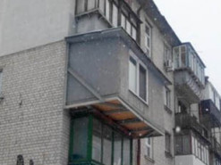 Киевлян насмешил очередной царь-балкон