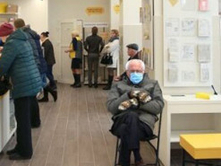 "Укрпочта" потроллила Берни Сандерса на инаугурации Байдена